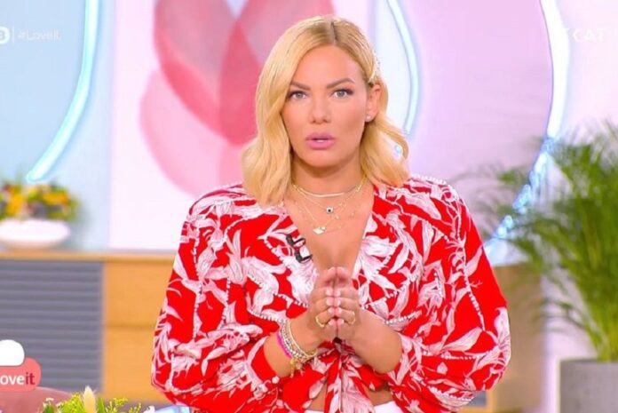 Ο εκνευρισμός της Μαλέσκου με τις άσεμνες φωτογραφίες που τις στέλνουν: «Αηδία, εμετός»