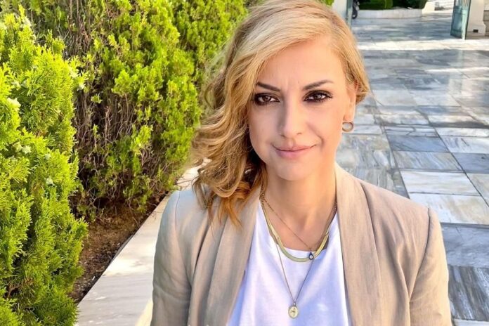 Ραλλία Χρηστίδου: Πήρε το πτυχίο στα 42 της