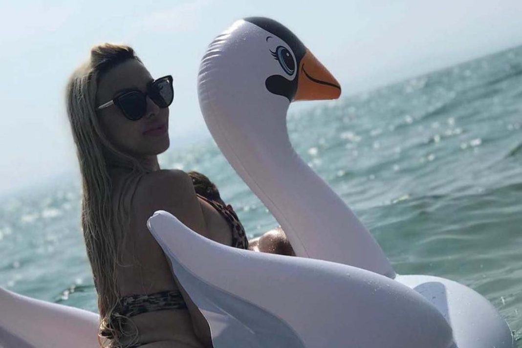 Η Ελίνα Μπεκάκου έσωσε τουρίστες από πνιγμό σε παραλία της Εύβοιας