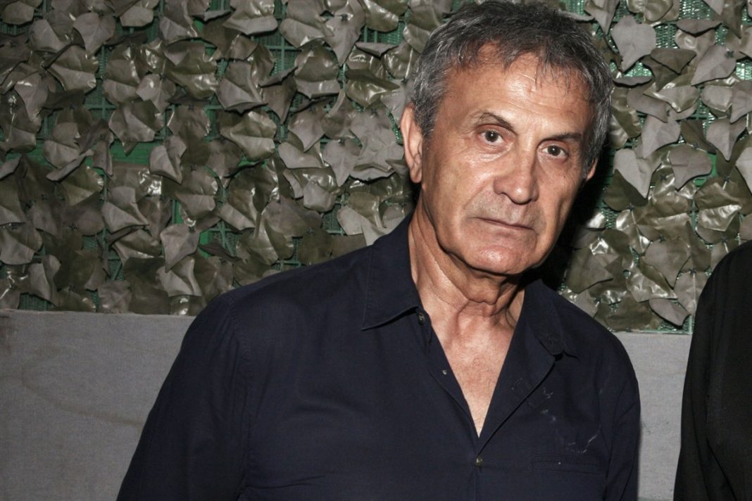 Το μήνυμα του Νταλάρα σε συναυλία του για το χρέος της δικαιοσύνης και την αποφυλάκιση Κορκονέα