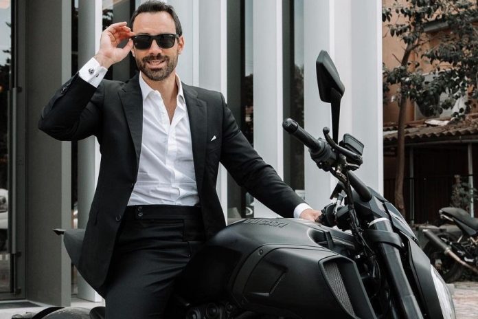 Τροχαίο ατύχημα για τον Σάκη Τανιμανίδη με τη μηχανή του
