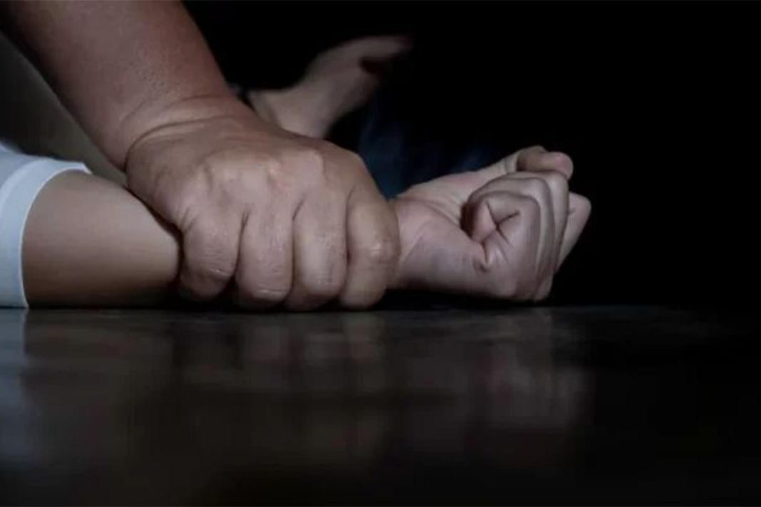 Ελεύθερος λόγω Πάρκινσον ο 51χρονος που κατηγορείται για απόπειρα βιασμού ανήλικης