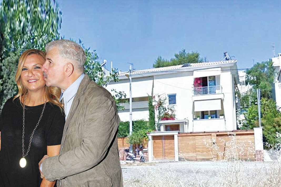 Ο Πέτρος Φιλιππίδης γύρισε στην «αγκαλιά» της βίλας του στο Ψυχικό