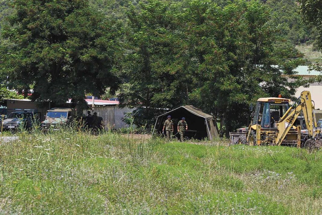 Τρόμος σε δύο χωριά της Καβάλας από την πτώση αεροσκάφους που μετέφερε πυρομαχικά