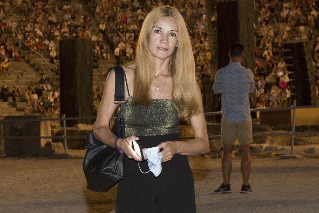 Η Ιωάννα Παππά έγινε κοκκινομάλλα