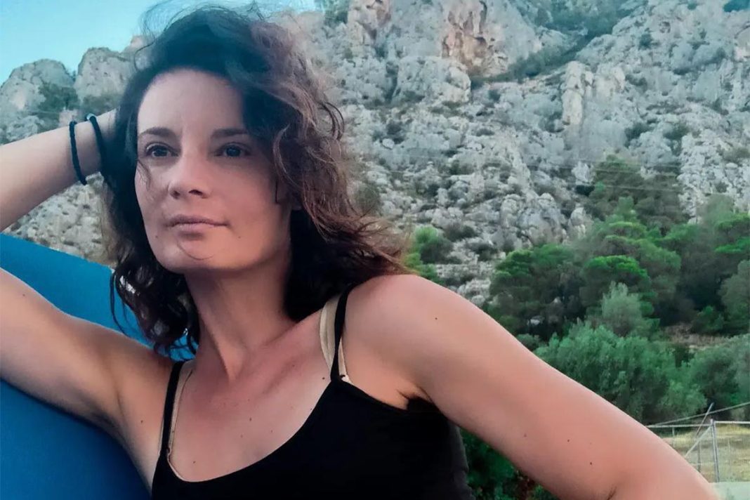Η Φιλίτσα Καλογεράκου ποζάρει με μαγιό