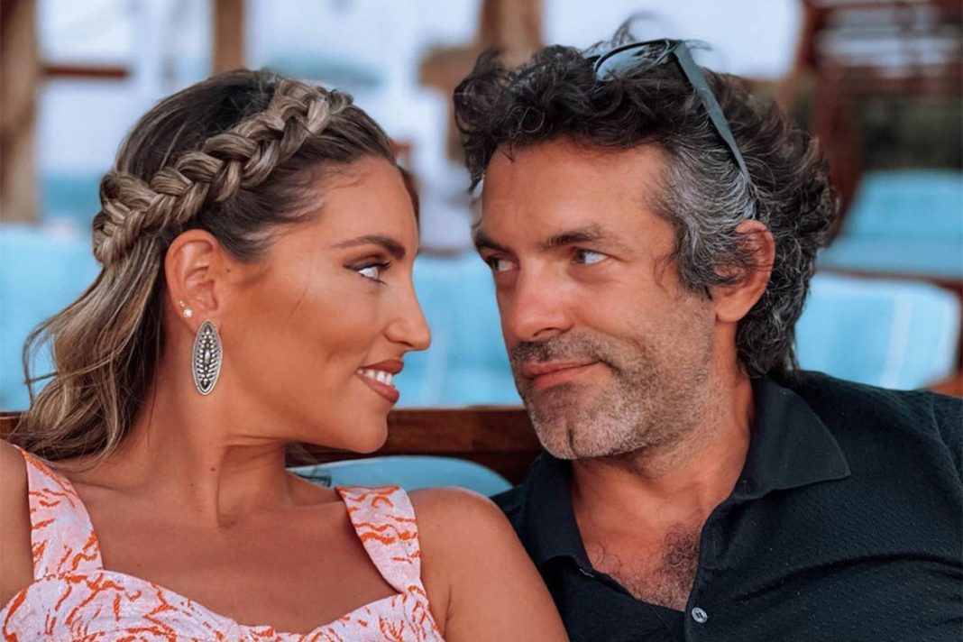 Το τρυφερό φιλί της Αθηνάς Οικονομάκου στον σύζυγό της