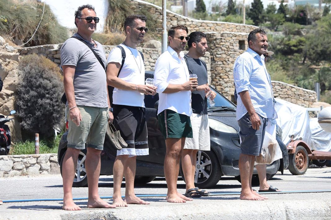 Οι σκαφάτες διακοπές του Νίκου Βέρτη στη Μύκονο
