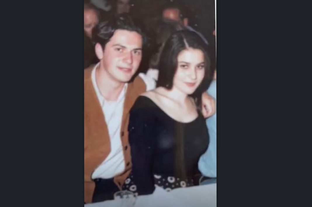 Τους αναγνωρίζετε; Πόζαραν μερικά χρόνια πριν σε έξοδό τους