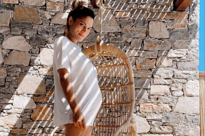 Η εγκυμονούσα Μαίρη Συνατσάκη εξομολογείται: «Χειροτερεύουν λέει τα πράγματα στον 8ο και στον 9ο μήνα»