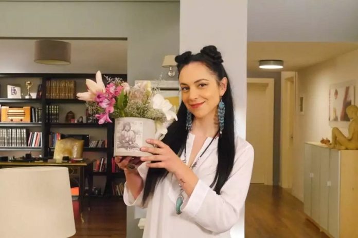 Γωγώ Καρτσάνα: Η «Αλίνα» από «Το σόι σου» πόζαρε ολόγυμνη στους καταρράκτες στη Σαμοθράκη