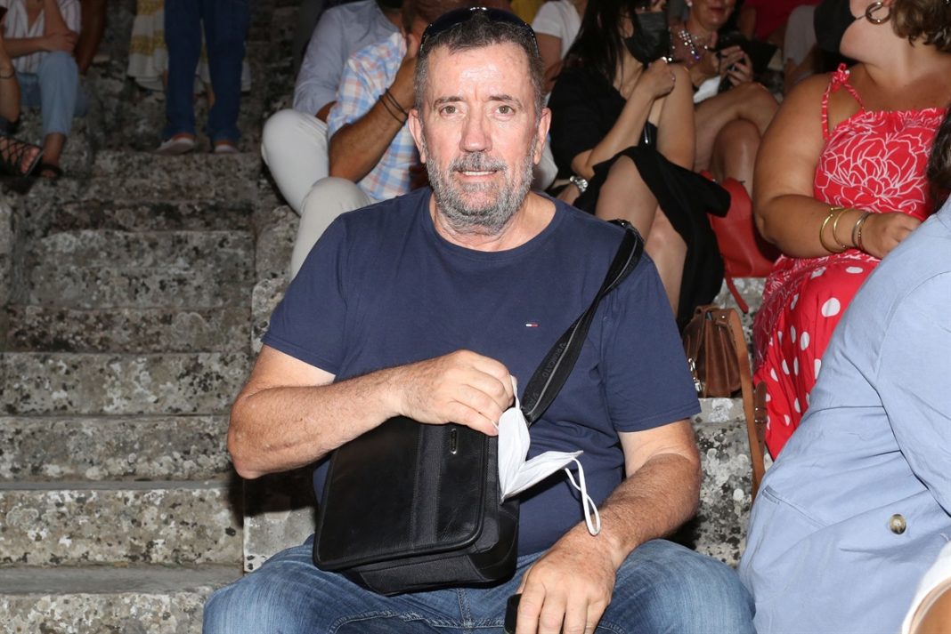 Σπύρος Παπαδόπουλος: «Έφτασα σε σημείο να μην έχω λεφτά για βενζίνη και είπα: “είσαι ξεφτίλας”»