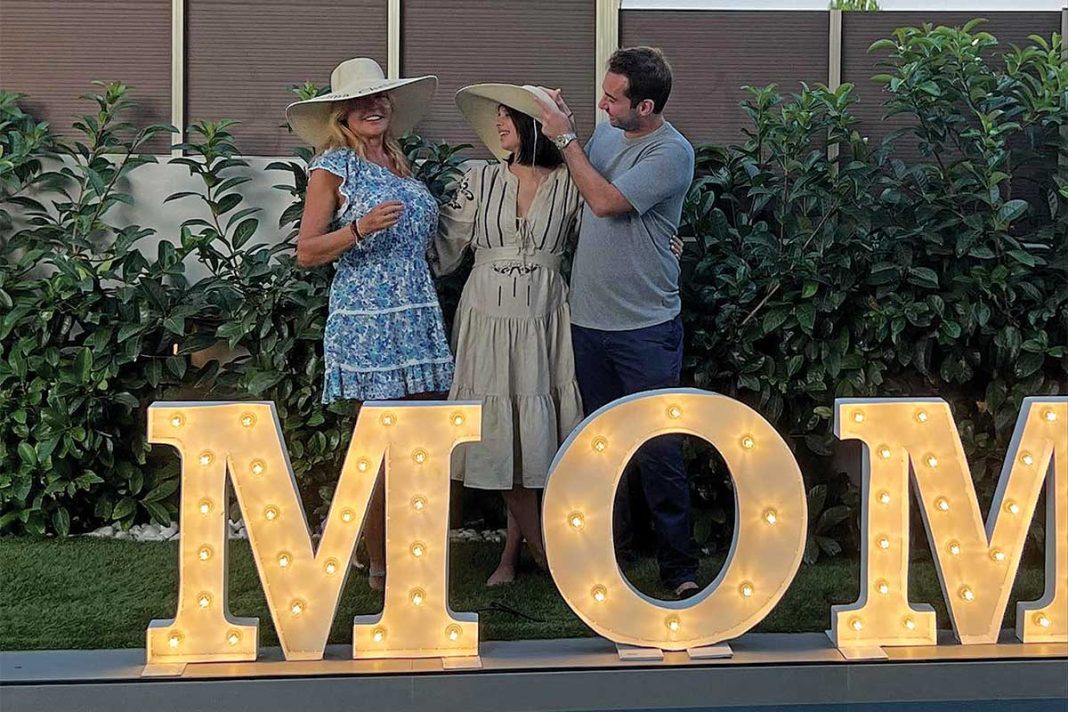Η Χριστίνα Παππά διοργάνωσε baby shower για τον ερχομό της εγγονής της