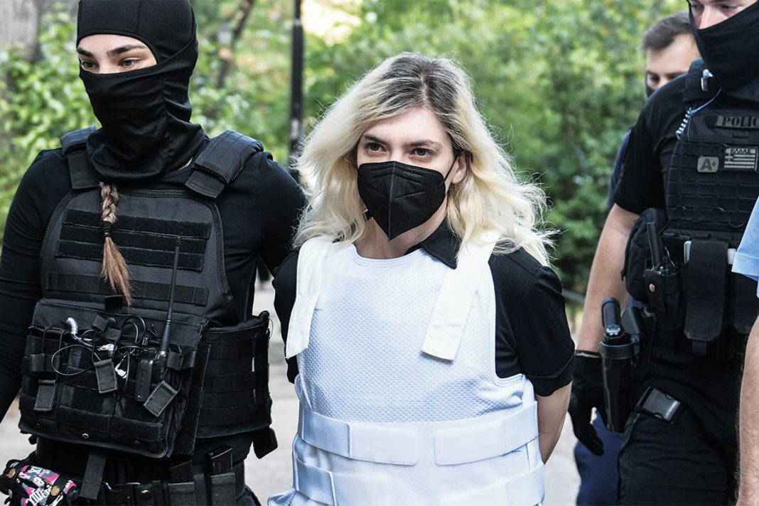 Νέα «σφαγή» Κούγια - Λέων για τα μάτια της Ρούλας Πισπιρίγκου