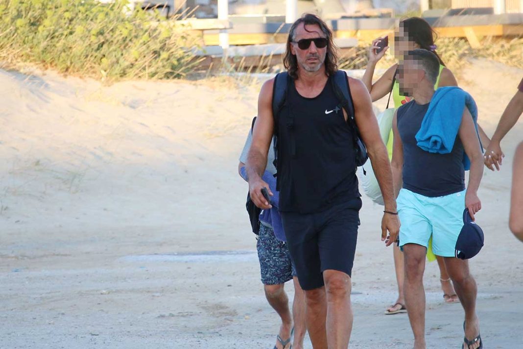 Ο Σωτήρης Κυριάκος συνεχίζει τις διακοπές του στα Κουφονήσια