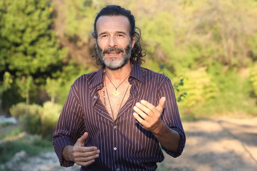 Θανάσης Ευθυμιάδης: «Έφτασα στην κορυφή, αλλά δεν έβρισκα ευτυχία. Κοιμόμουν μόνος μου»