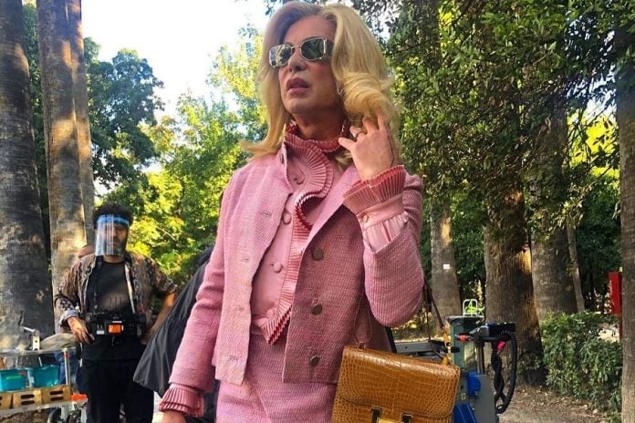 Γνωστός Έλληνας μεταμφιέστηκε σε γυναίκα για έναν ρόλο αν και δεν είναι ηθοποιός