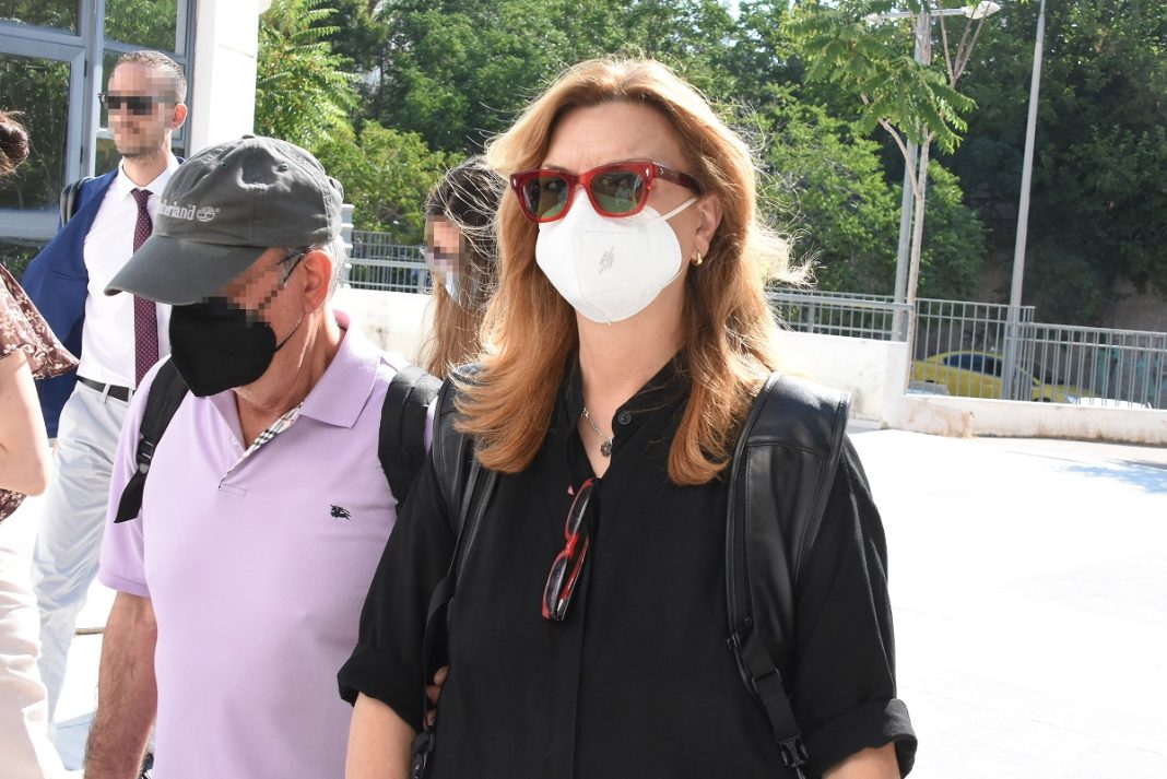 Δίκη Φιλιππίδη: «Λύγισε» και πάλι η Ελπίδα Νίνου με τις ερωτήσεις των δικηγόρων