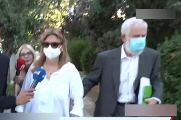 Φιλιππίδης – Νίνου: Η στιγμή που φεύγουν από το σπίτι για να πάνε στο δικαστήριο