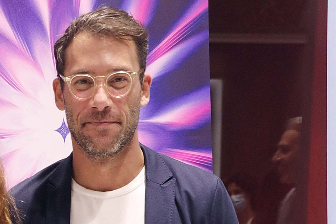 Αντίνοος Αλμπάνης: «Πληρώνω κάθε εβδομάδα τον ψυχίατρο μου για να μη θυμώνω»