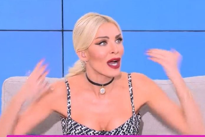 Έξαλλη η Καινούργιου on air: «Να τρώμε αυτή τη λασπολογία»