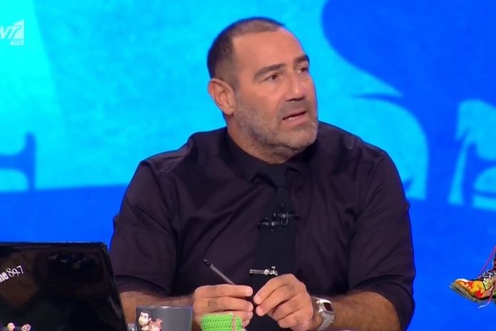 Το αιχμηρό σχόλιο του Κανάκη για το «Love island» και τα «καρφιά» στον ΣΚΑΙ