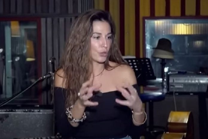 Ενοχλημένη η Κατερίνα Παπουτσάκη: «Βαρέθηκα, δεν θέλω να μιλήσω γι’ αυτό, πάμε παρακάτω»
