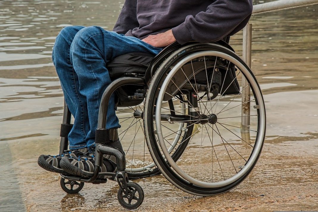 Τραγωδία στη Θεσσαλονίκη - 34χρονος έπεσε με το αναπηρικό του αμαξίδιο στο Θερμαϊκό