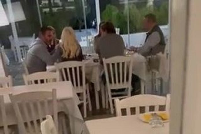 «Τσακώσαμε» τους Μενεγάκη – Παντζόπουλο σε δείπνο με τον Χρήστο Σταϊκούρα