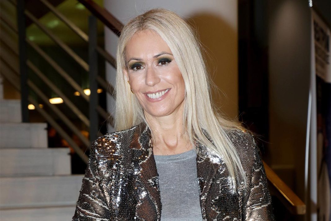 Μαρία Μπακοδήμου: «Είμαι Ελληνίδα μάνα με τους γιους μου»