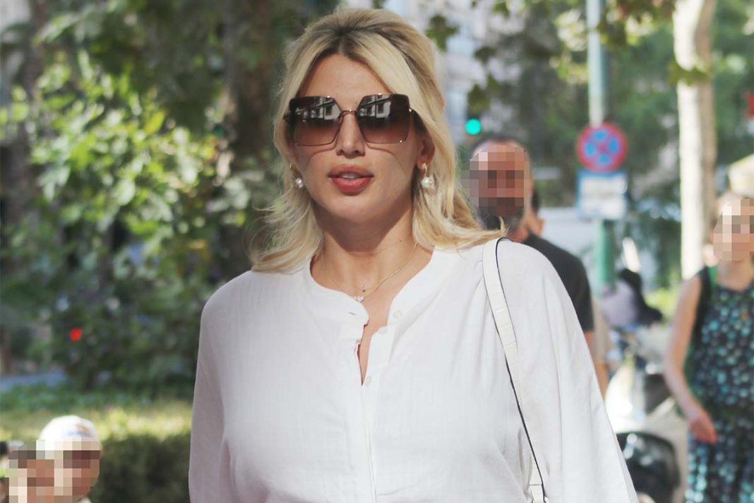 Κωνσταντίνα Σπυροπούλου: Η γλυκιά «αγελαδίτσα» στο σαλόνι της και η απορία για το Τριώδιο