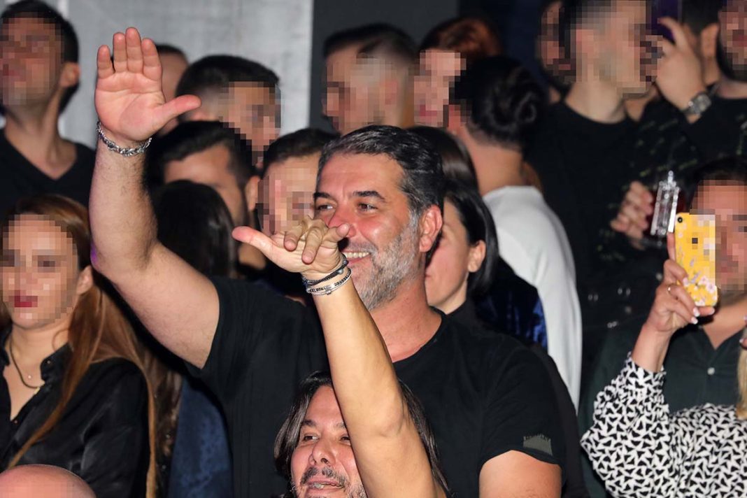 Ο Βασίλης Μπισμπίκης αποθέωσε την Δέσποινα Βανδή στην πρεμιέρα της