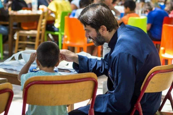 «Ντου» της ΕΛ.ΑΣ. στη δομή της Καλαμάτας και έρευνες για τέσσερα παιδιά