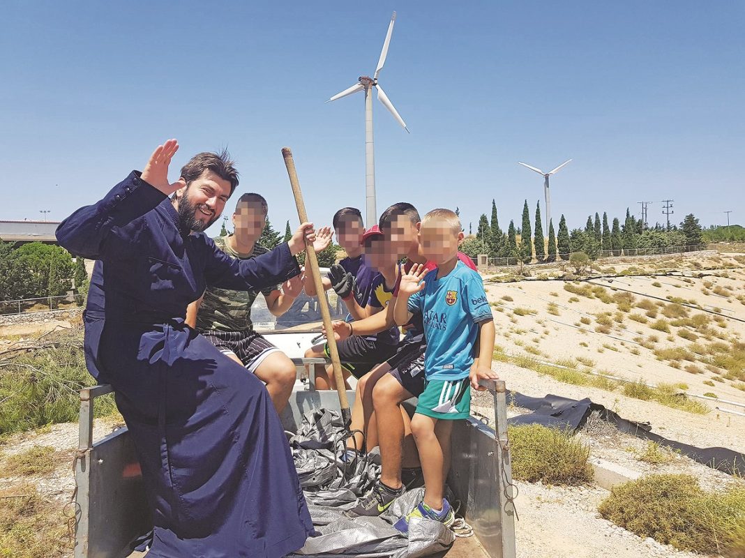 «Κιβωτού του Κόσμου»: Παρέλαση παιδιών που φιλοξενήθηκαν στις δομές από το γραφείο των εισαγγελέων Ανηλίκων
