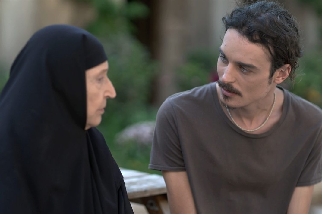 «Μαύρο Ρόδο»: Η Ηγουμένη ανακοινώνει στην Ελισάβετ ότι έφτασε η ώρα για την κουρά της