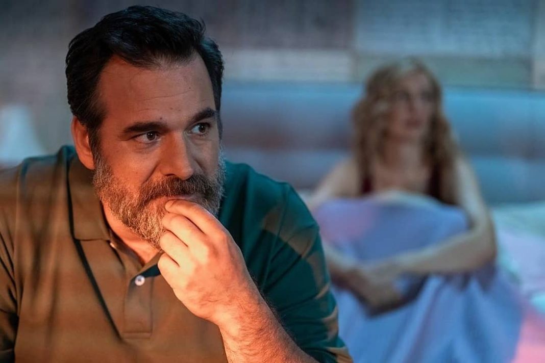 «Μην αρχίζεις τη μουρμούρα»: Ο Μπάμπης με τη Ξένια κρατάνε το μωρό που είναι άρρωστο και...