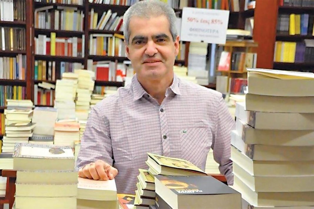 Στη φυλακή ο πολυβραβευμένος Βασίλης Παπαθεοδώρου για κατοχή σκληρού πορνογραφικού υλικού με ανήλικα