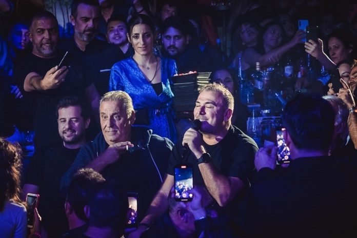 Aντώνης Ρέμος: To γλέντι του στο Vegas με Γονίδη - Μελά και το μήνυμά του on stage