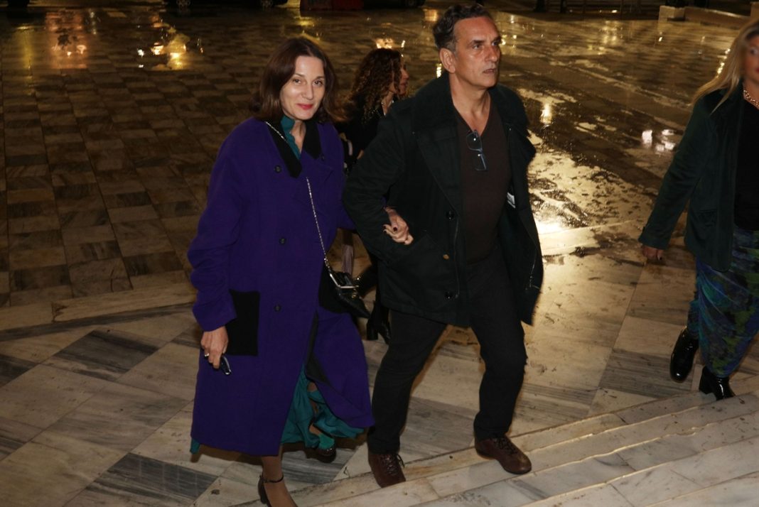 Πού εντοπίσαμε τον Νίκο Ψαρρά με τη σύζυγό του, Έλενα Καρακούλη;