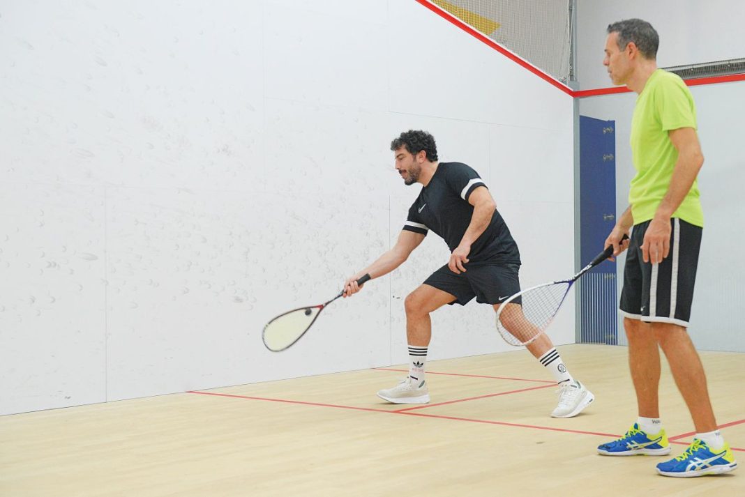 H «Espresso» συνάντησε τον Ιάκωβο Γκόγκουα στο Wave Squash and Fitness Club στον Πειραιά
