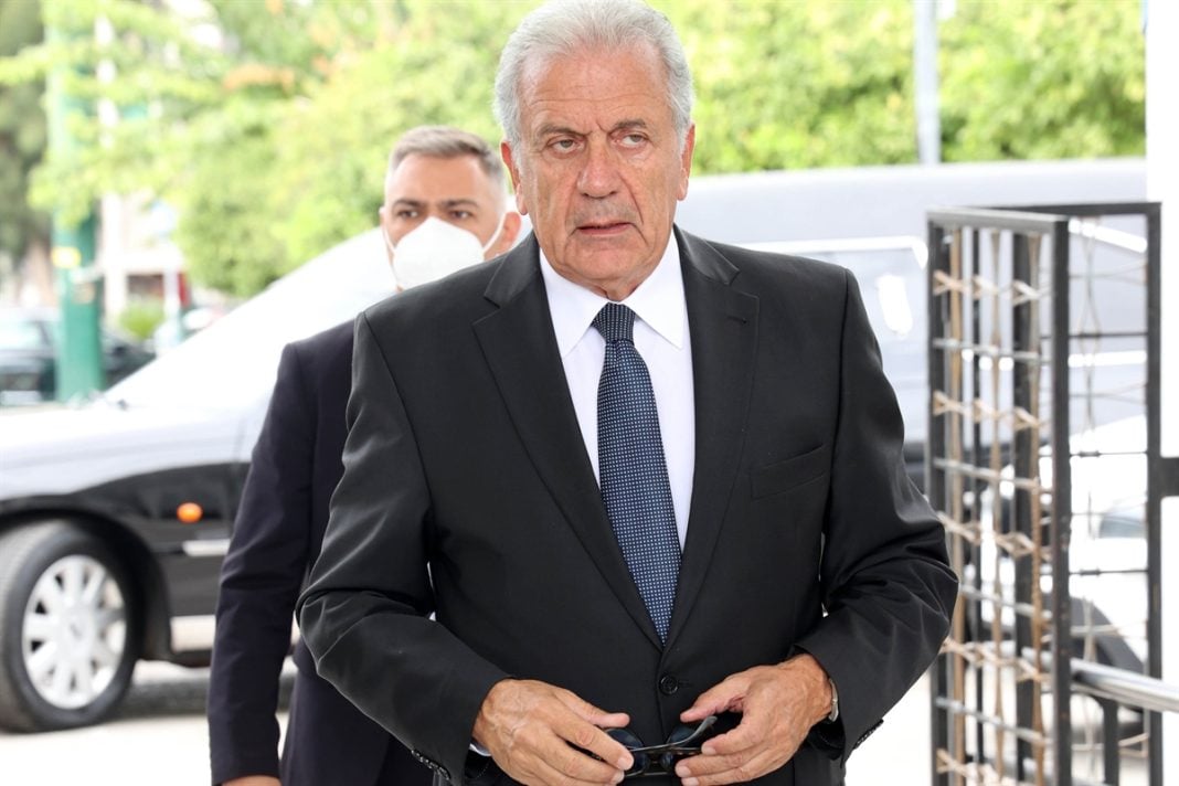 Γενέθλια για τον Δημήτρη Αβραμόπουλο