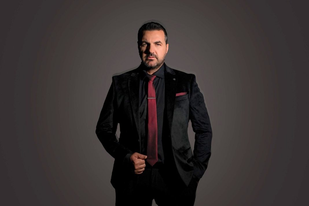 Εστεμμένη των καλλιστείων πρωταγωνιστεί στο video clip του Λορέντζου Γκρέτσα!