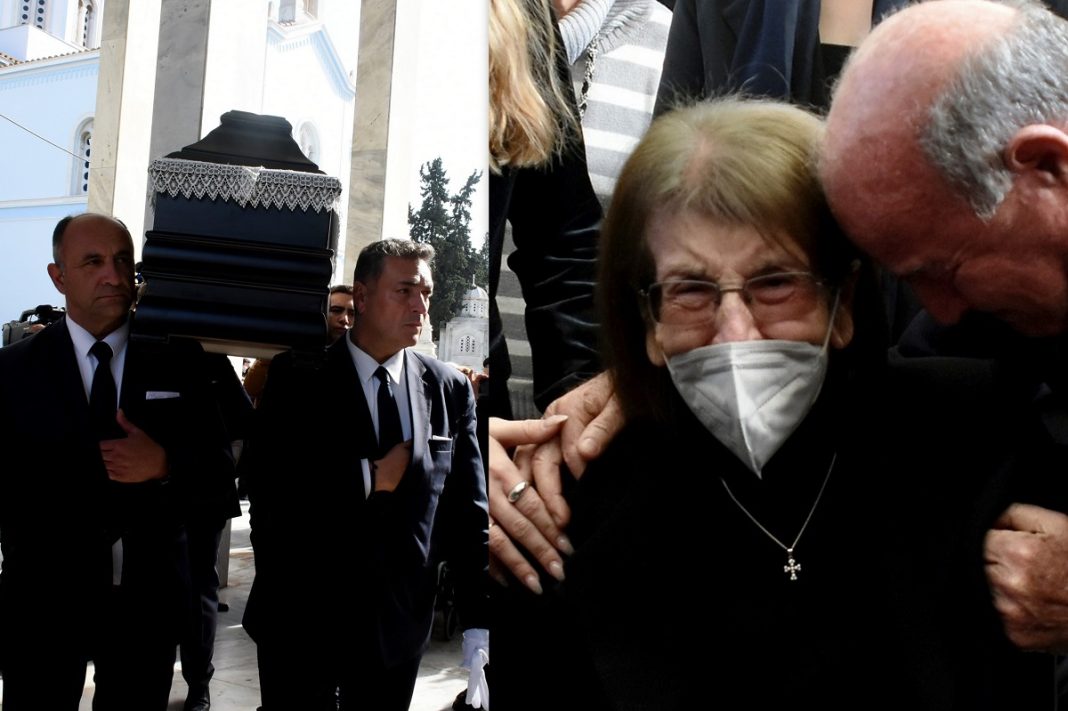 Το τελευταίο αντίο στον Νίκο Ξανθόπουλο - Συντετριμμένη η σύζυγός του