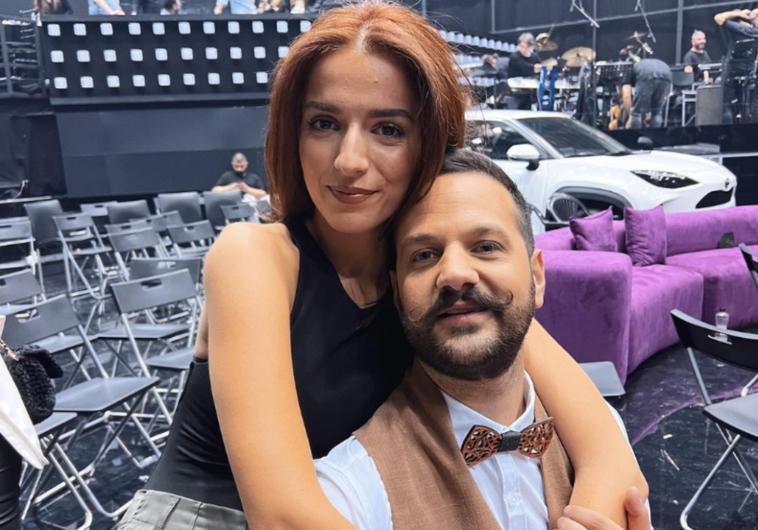 Τρελά ερωτευμένος ο Λευτέρης Μητσόπουλος