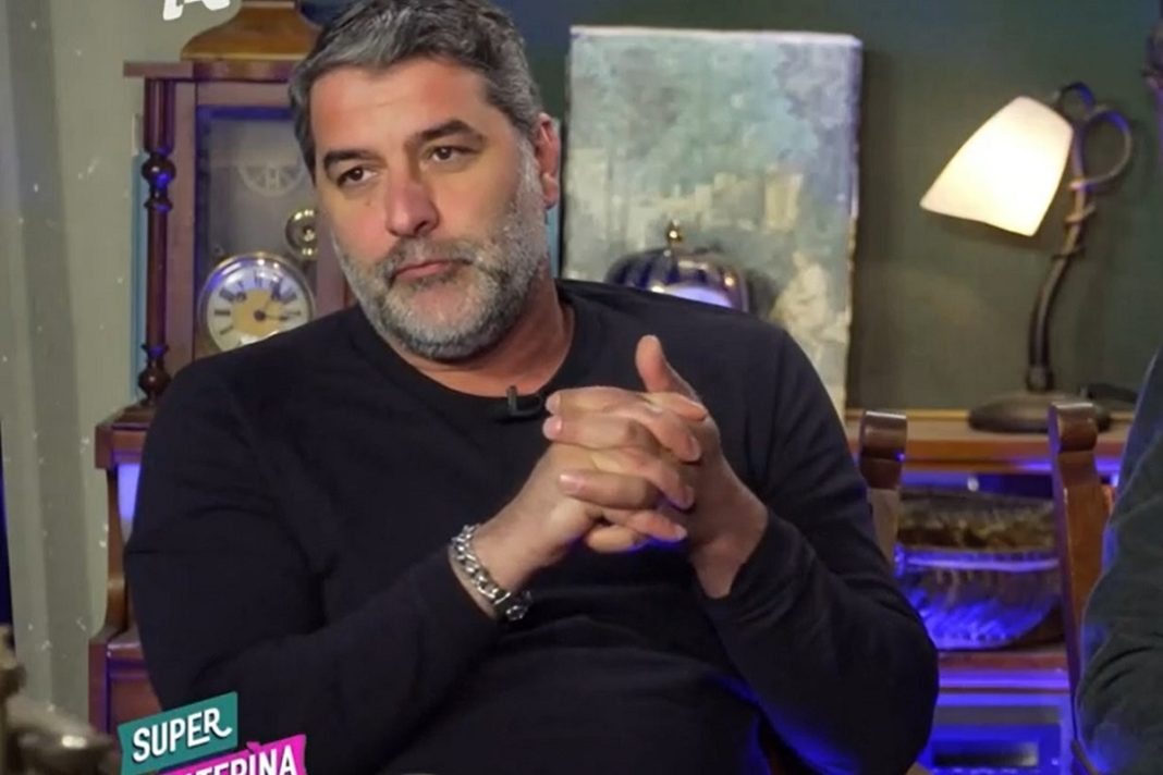 Βασίλης Μπισμπίκης: «Δεν μπήκα στο Εθνικό, ενώ με ήθελαν ως ταλέντο, επειδή δεν είχα τελειώσει το Λύκειο»