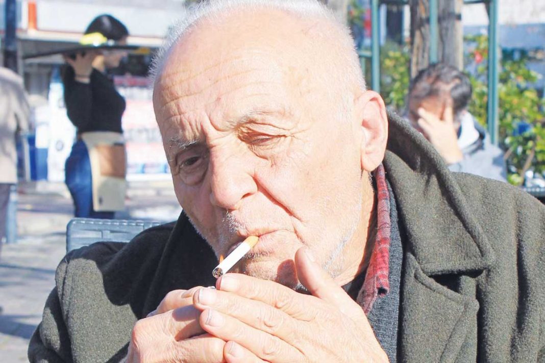 Γιάννης Μωραΐτης: Το «χρυσό μπουζούκι» με τη σύνταξη των 330 ευρώ