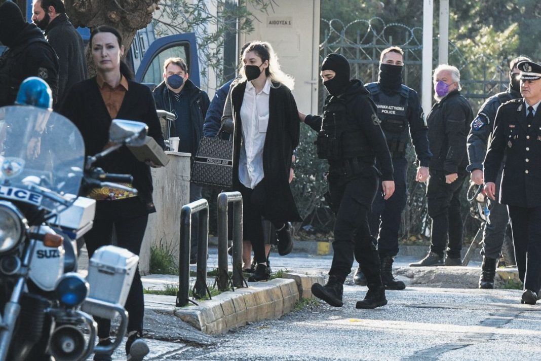 Ρούλα Πισπιρίγκου: Στο δικαστήριο για τον θάνατο της Τζωρτζίνας - Αγνώριστος ο Δασκαλάκης