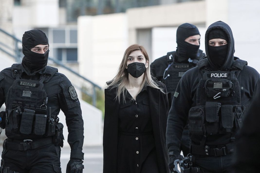 Η Ρούλα Πισπιρίγκου προφυλακίστηκε και για τις υποθέσεις θανάτου της Ίριδας και της Μαλένας