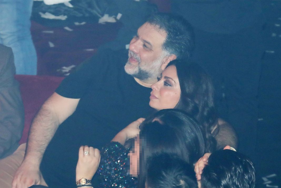 Αρναούτογλου – Αντωνίου: Διασκέδασαν αγκαλιά με τα τραγούδια του Αντώνη Ρέμου