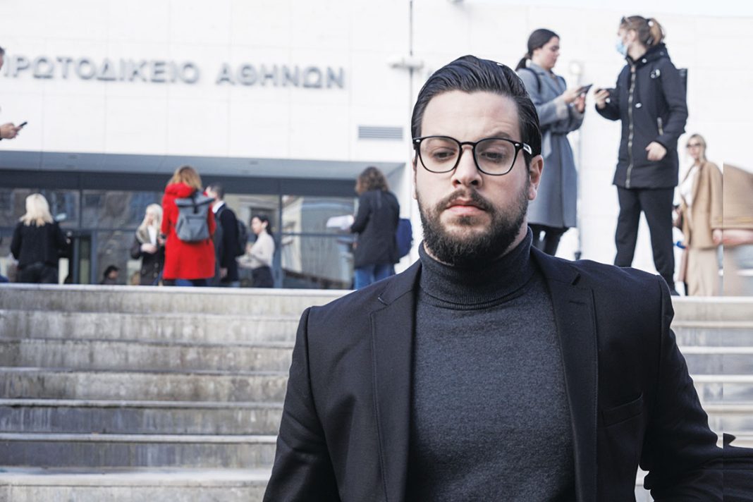 Δίκη Πισπιρίγκου: Μηνύματα της Ρούλας Πισπιρίγκου σε φίλη της για... χαρτορίχτρες παρέθεσε στο δικαστήριο ο Μάνος Δασκαλάκης